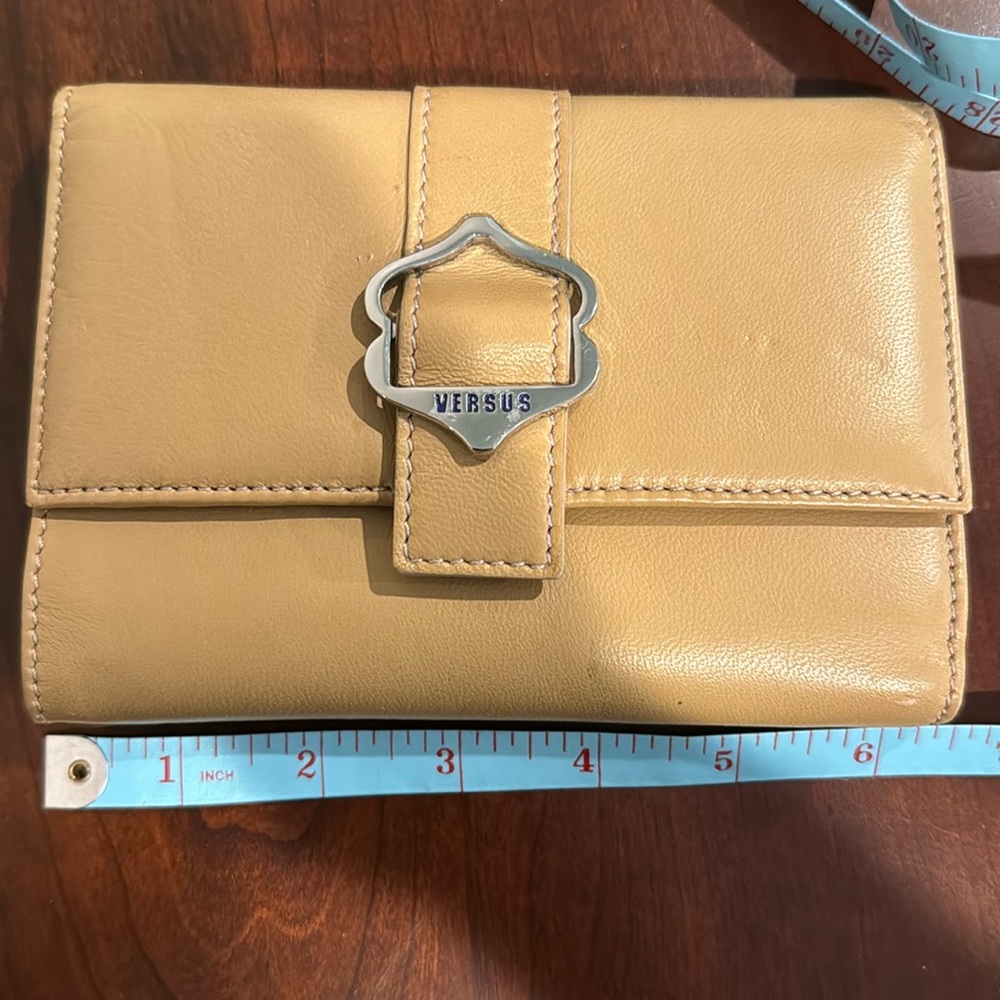Versus tan wallet